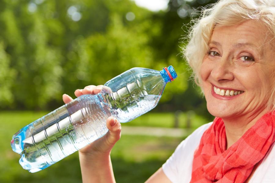 Leitungswasser vs. Mineralwasser - wer gewinnt?